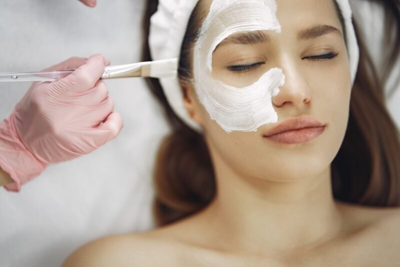 Trajtim profesional i fytyrës në klinikën estetike Rare Clinic në Prishtinë